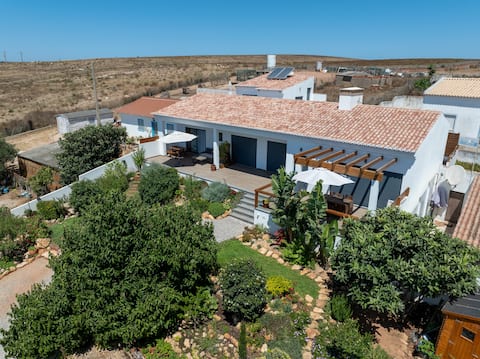 Successful Airbnb property: Casa Monte Salema T2 in Vila Do Bispo E Raposeira