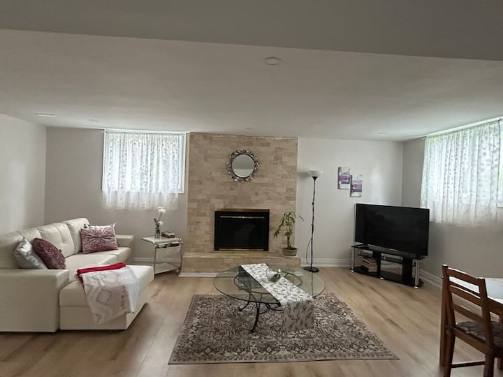 Immaculate 2br Retreat With Serenity | Sleeps 4 - Mississauga