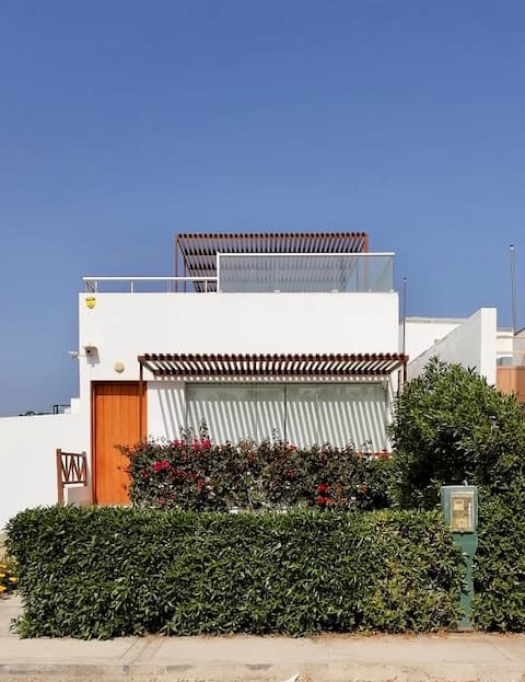 Warm and Fresh Beach House, Arizona-Mejia.