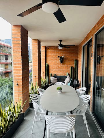 Destiny Condesa, Mexico City