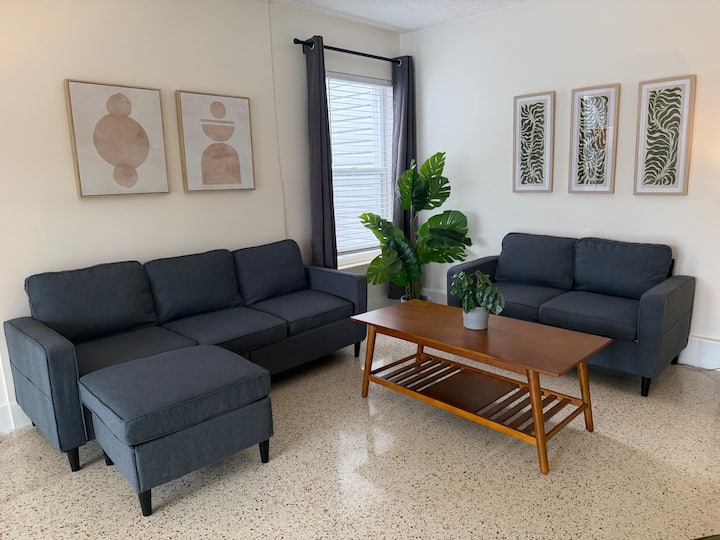 Parker Manor Water View 2 Br Apt 8 - Clearwater Beach, FL