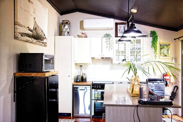 Olive Grove Cottage, Sunshine Coast Hinterland - Nambour