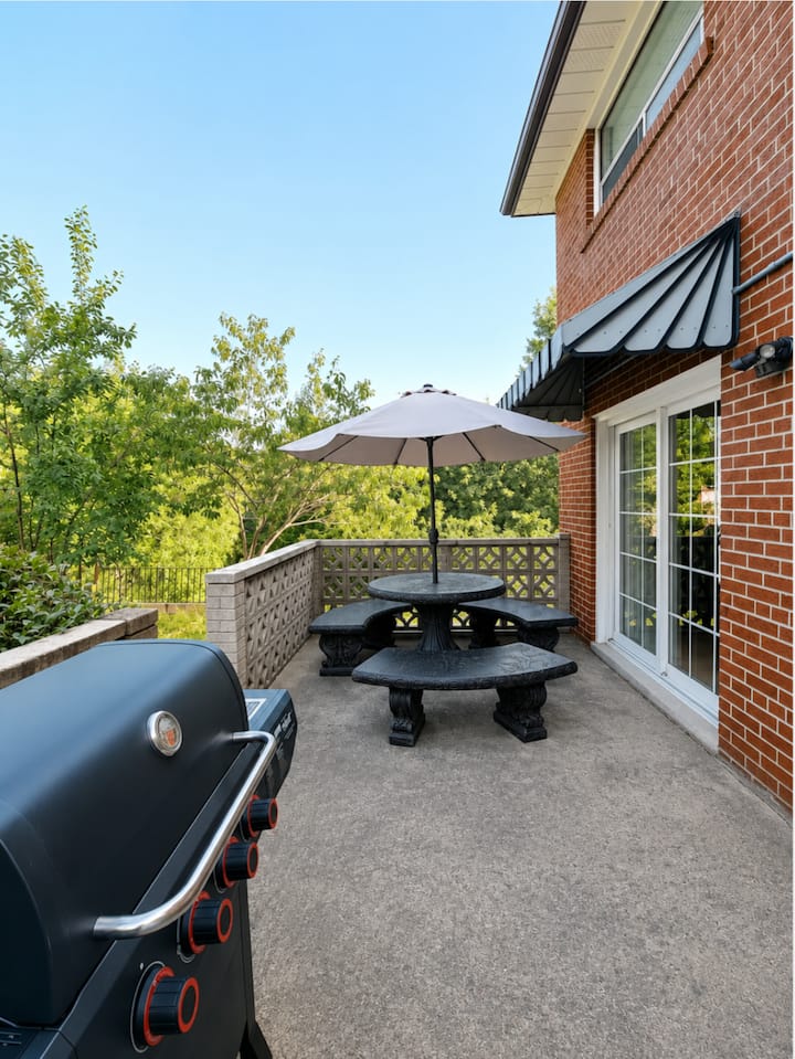 4br Home | Yorkdale & Rogers Stadium | Bbq - Toronto, ON