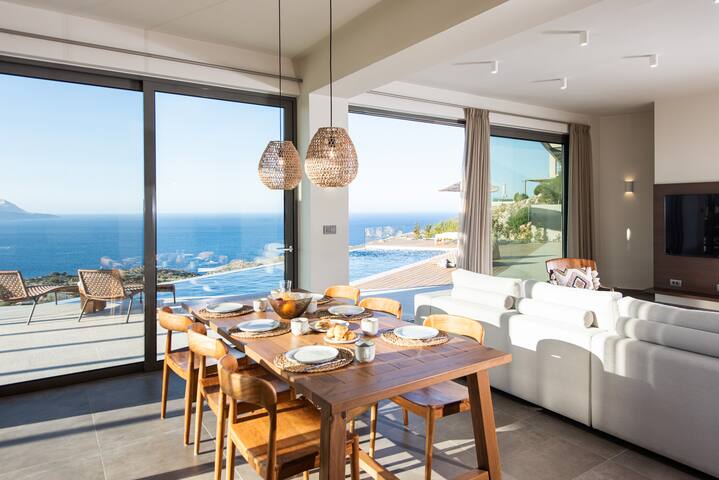 Lux Kokoblue/Sunset Sea Views/Heated Infinity Pool gallery image 3