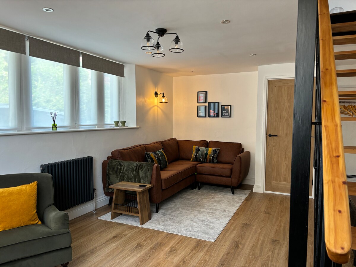 Successful Airbnb property: St John’s Schoolhouse in Kirklees