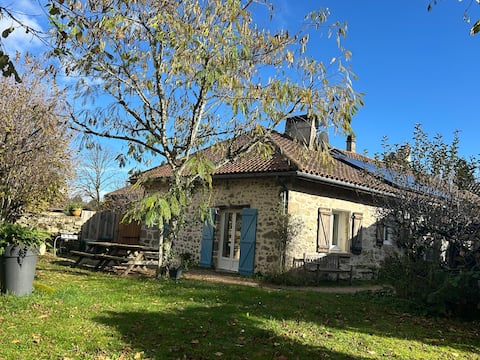 Country cottage with private garden & shared pool