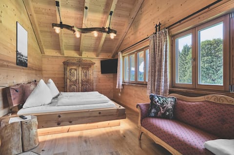 Chalet Bauer with luxury sauna and hot tub (150 sqm)