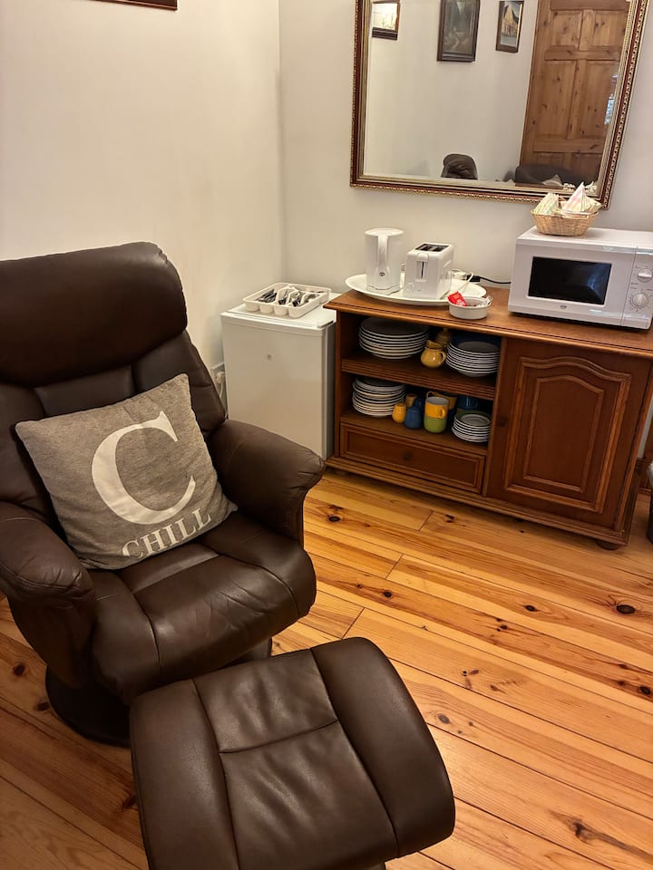 Triple Room In Rural Area Sleeps 3 (Room Only) - Loughrea