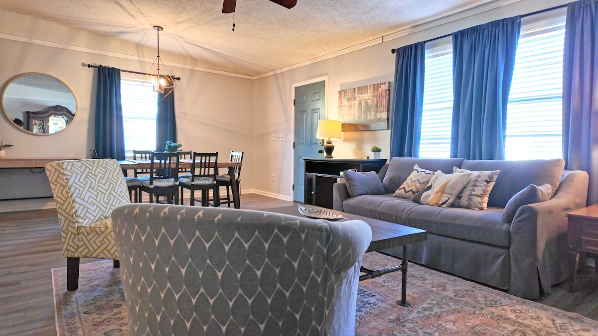 Top performing Airbnb: Oasis Azure: Cozy & Convenient 3 bed/2 bath in Berclair