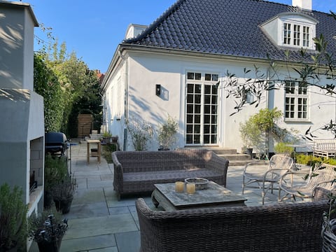 Wonderful family-friendly villa close to the beach