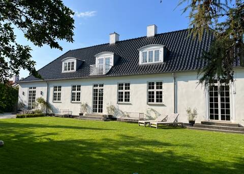 Wonderful family-friendly villa close to the beach