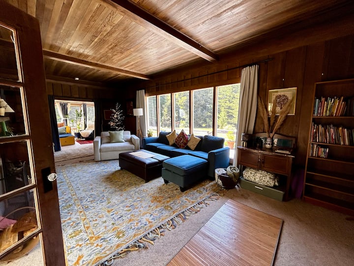 Casa Coyote: Redwoods, Hot Tub, Beach - Fort Bragg, CA