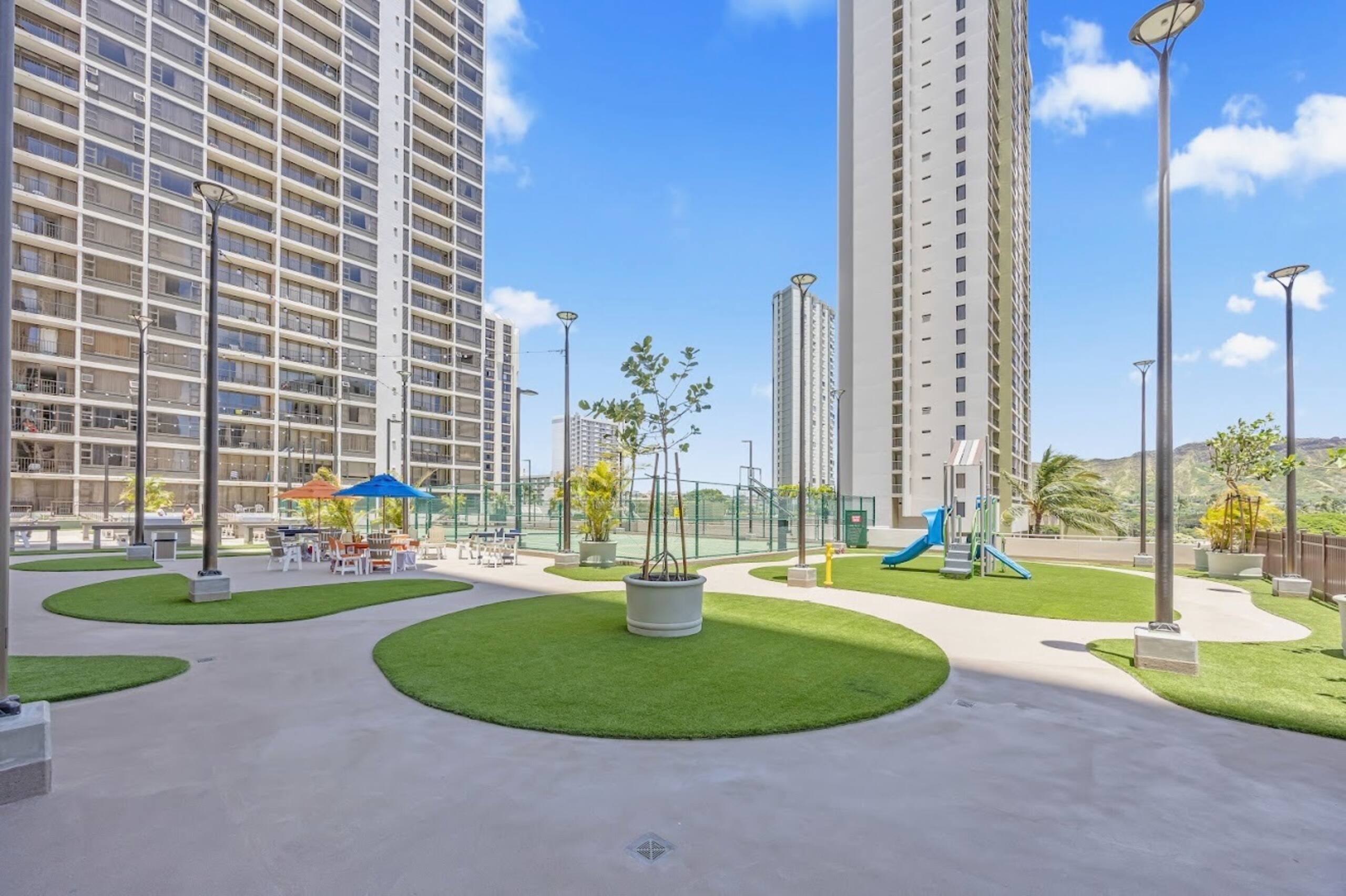 22FL-Newly Remodeled Waikiki Banyan 1BR w/Parking~ - Image 50