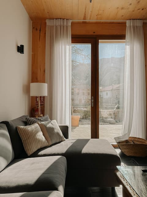 42 Degrees North Vadinia