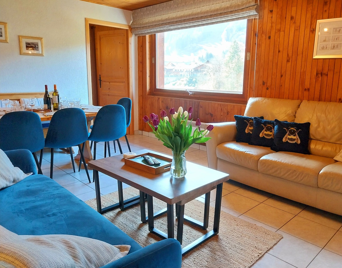 Successful Airbnb property: Pigeonnier 1:  family flat 3 bedrm 2 bathrm, view in Morzine