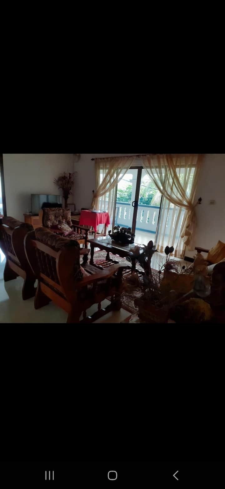 Gigi's Self-catering Apt: 3 Bedroom Apartment - Seychelles