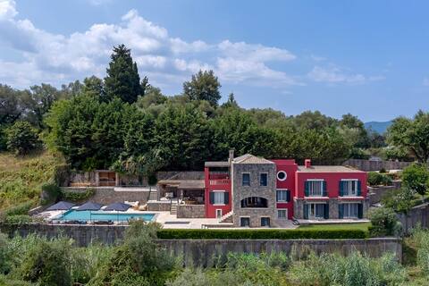 Stylish villa with sea views | 6km from Corfu Town