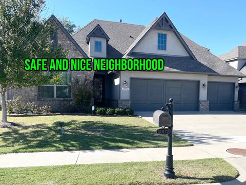 Modern House in Nice Neighborhood Near Tulsa