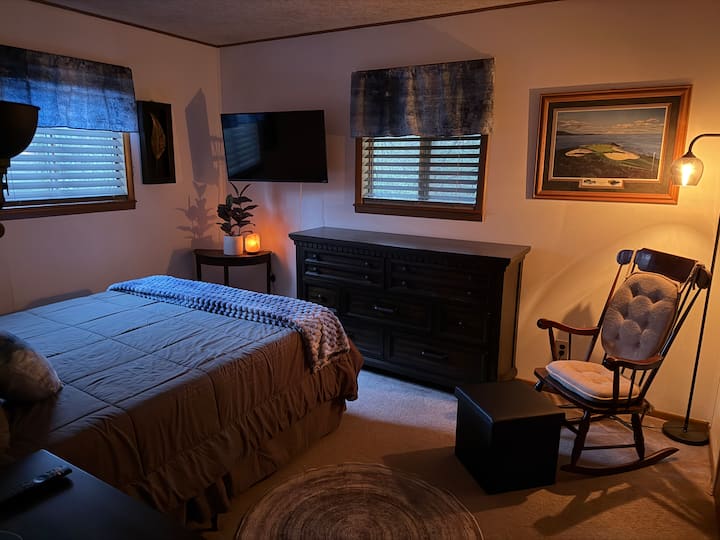 ห้องนอนชั้นแรก 