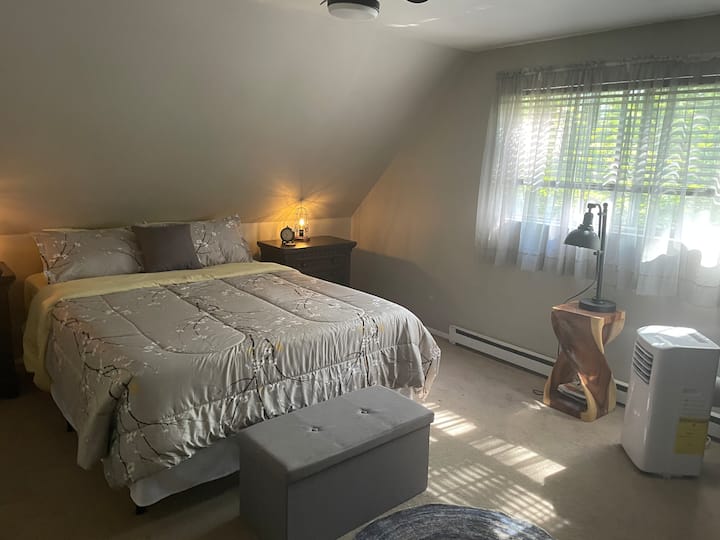 ชั้นสอง ห้องนอนด้านหน้า 