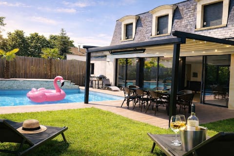 Villa with Pool - 15 min to Olympic Park - Bikes - 30 min to Disney