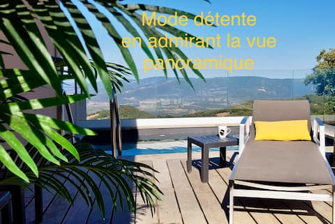 Beautiful individual villa, sea view, pool, 9 people