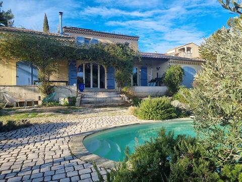 On the hill of Jonquerettes