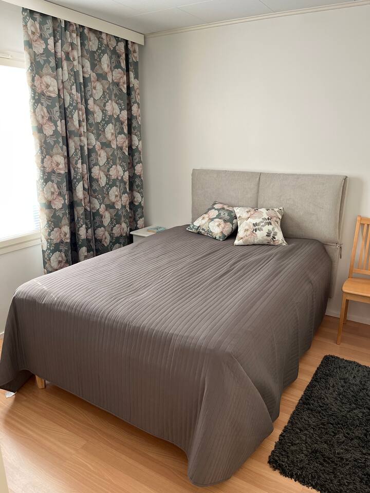 140厘米宽双人床