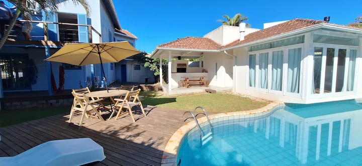 Linda Casa Rustica Tipo Pé Na Areia.reserva Já! - Florianópolis