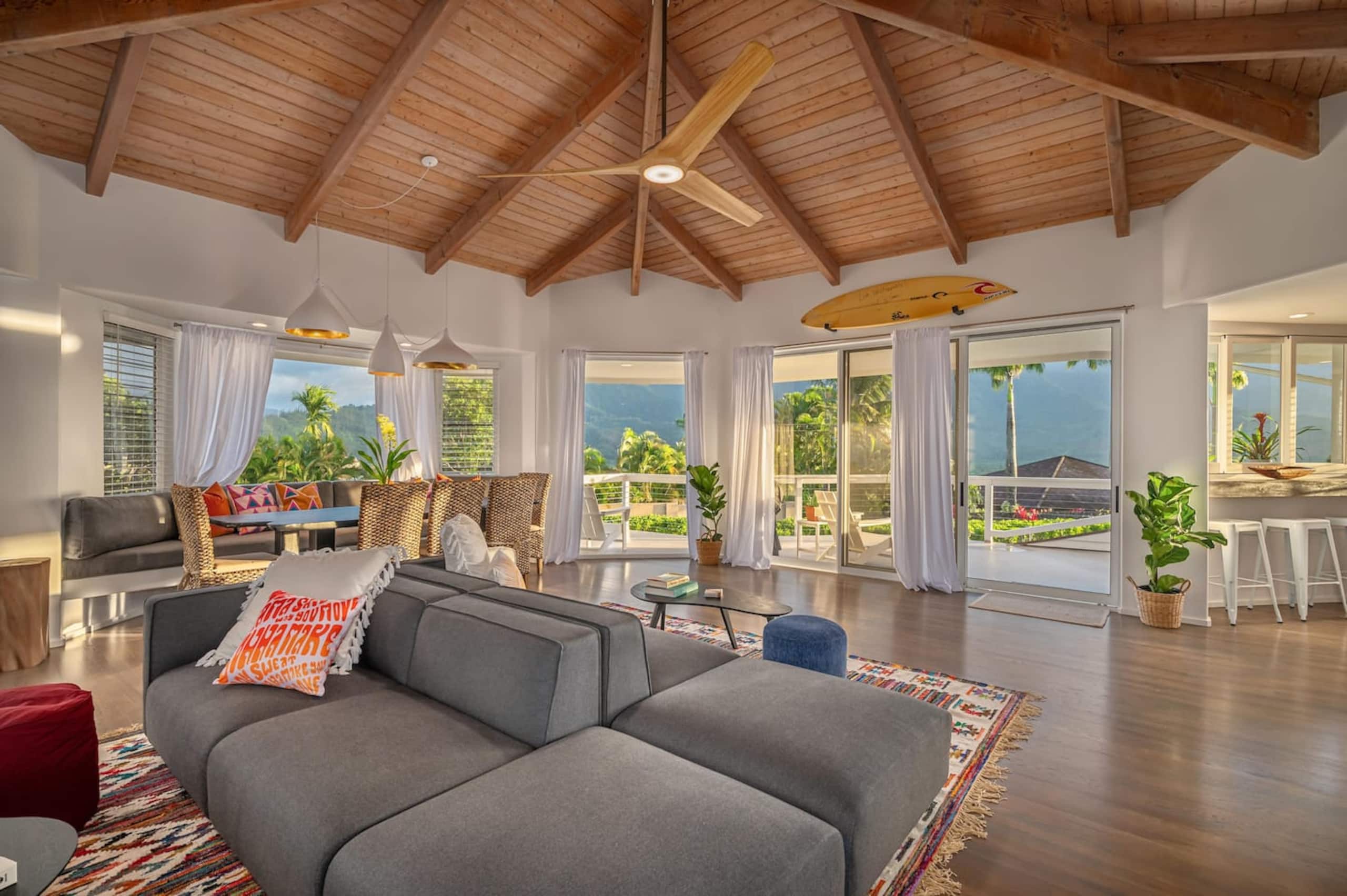 Home in Princeville · ★5.0 · 4 bedrooms · 7 beds · 3.5 baths - Image 10