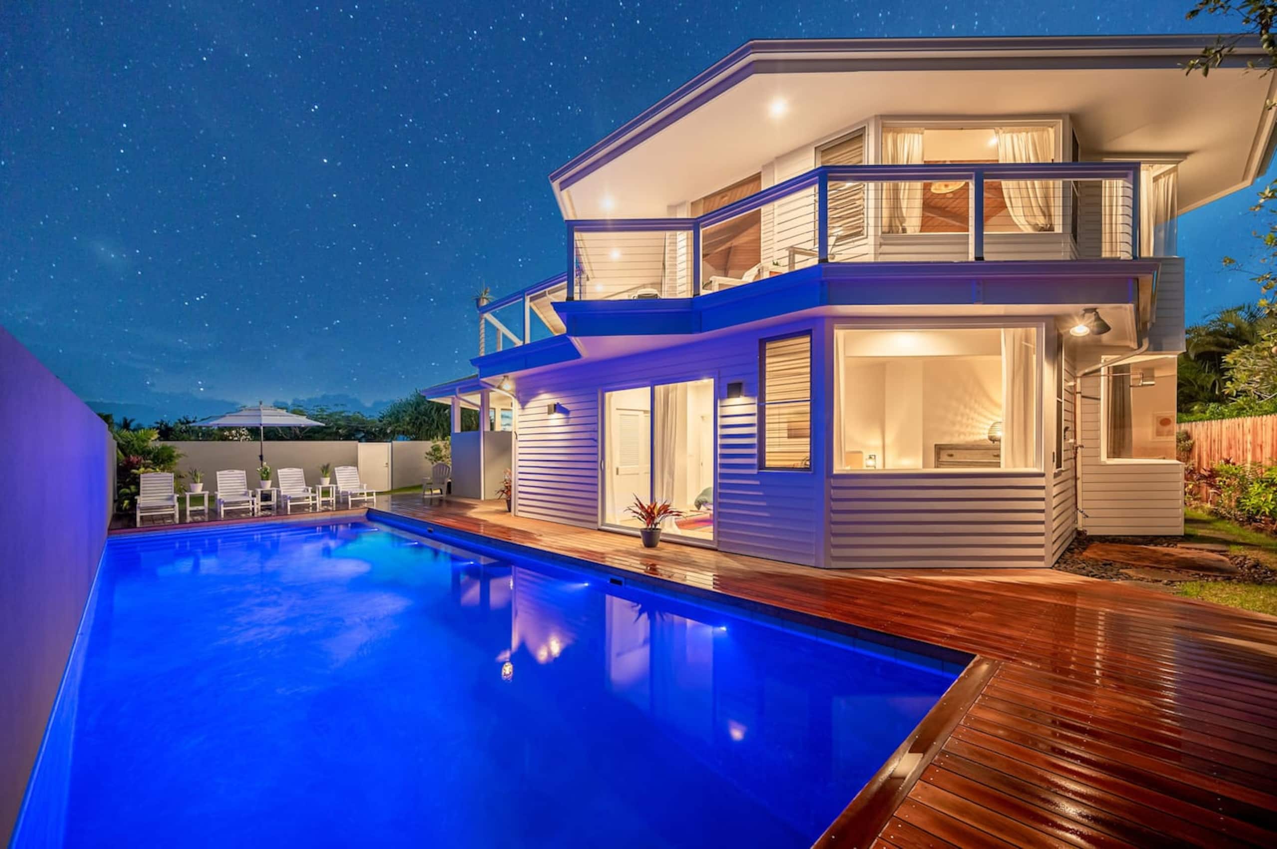 Home in Princeville · ★5.0 · 4 bedrooms · 7 beds · 3.5 baths - Image 1