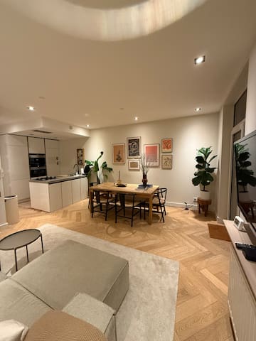 Charming, double bedroom Vondelpark flat