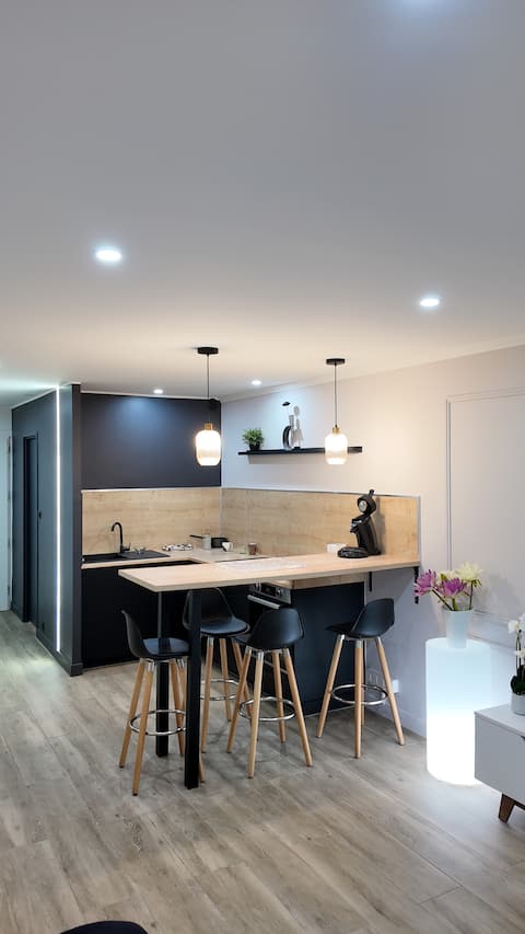 Popular Airbnb listing: La Grande Motte Apartment in La Grande Motte