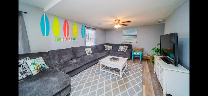 Hot Tub, Walk To Beach. 6person Golf Cart For Rent - Oak Island, NC