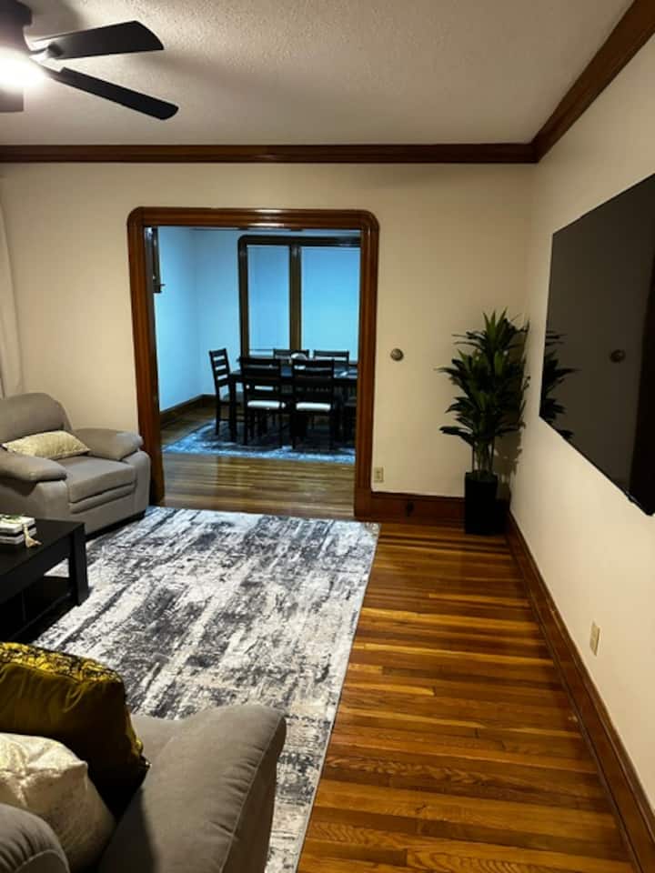 Newly Renovated Clean Comfortable Relaxing Ideal - Hartford, CT
