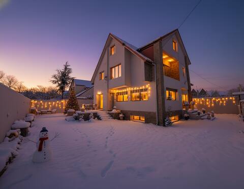 Villa Lumiere – Luxury Retreat with Private Spa