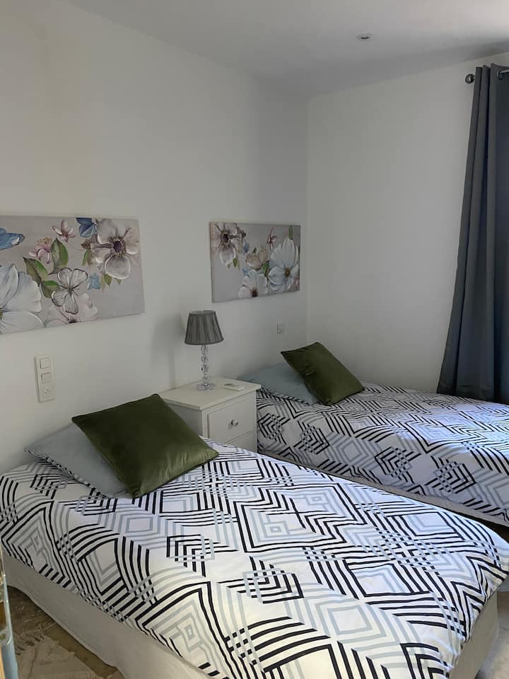 غرفة النوم 2