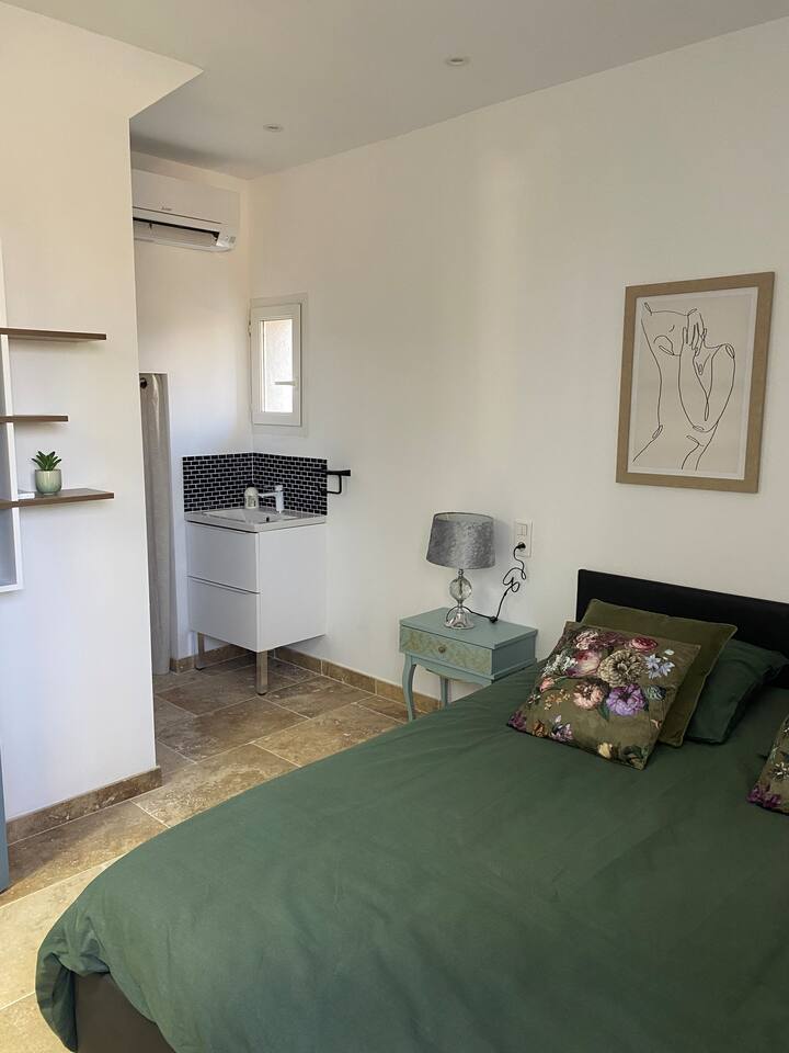 غرفة النوم 1