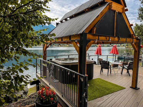 Spectacular Water Front, Private Dock Lake House