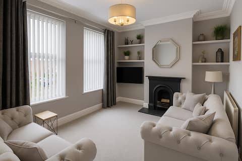 Top performing Airbnb: Victorian House Lisburn Road 3 Double Bedrooms in Windsor