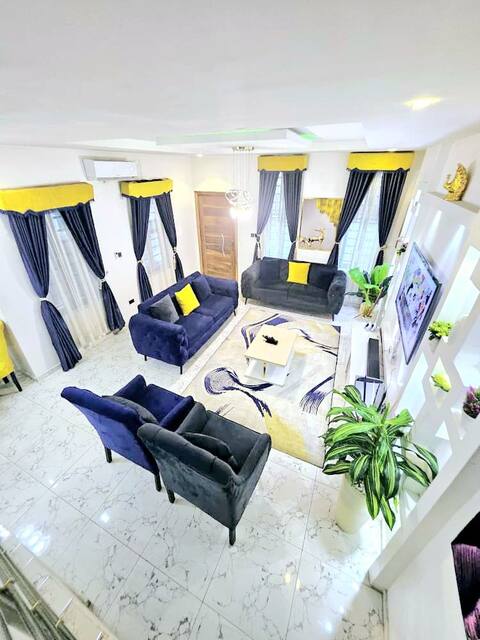 Charming 4 Bedroom Duplex in Lekki |Tub|Wi-fi|Secu