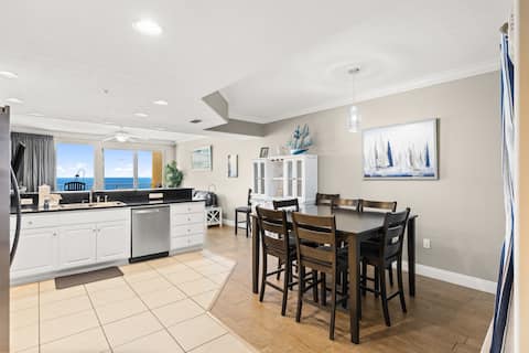 Beachfront condo w/ free beach service & pool