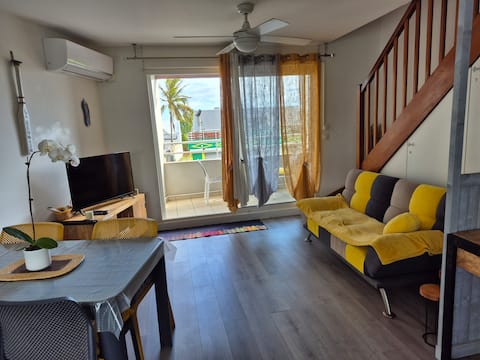 Top Airbnb: Duplex 3-minute walk from the sea and city center in La Réunion
