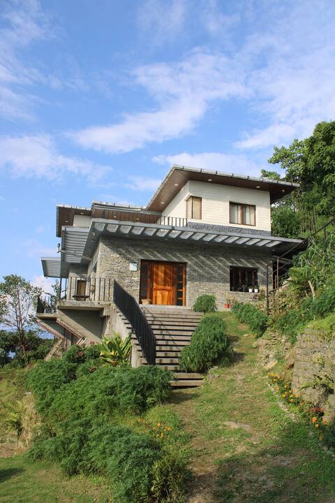 Luxury home with Mountain, River View in Kalimpong