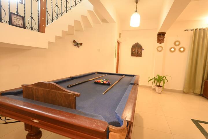 Living room image 6