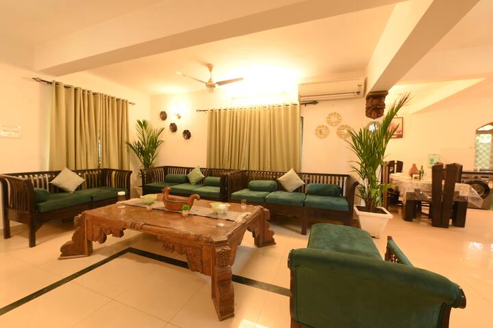 Living room image 2