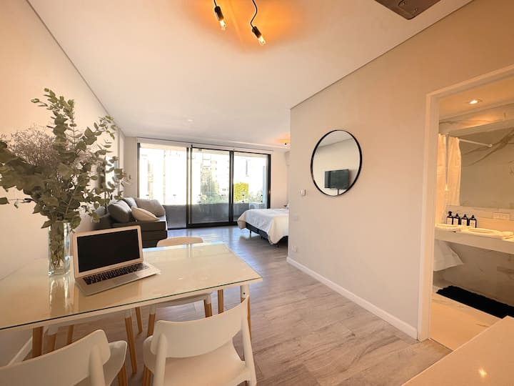 Kitnet mobiliada em Palermo Hollywood com piscina e área de churrasco