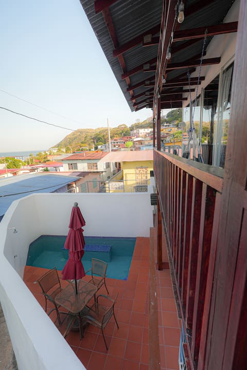Island Home. Ocean View. Pool. Kitchen.