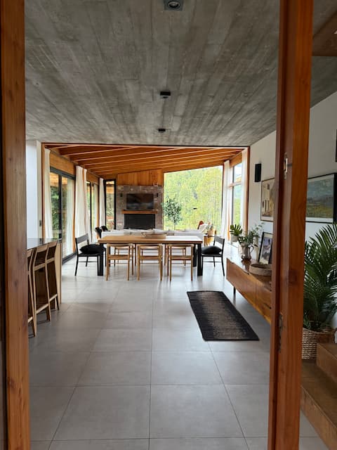 Popular Airbnb listing: Exclusive house in San Martín in Departamento Lácar