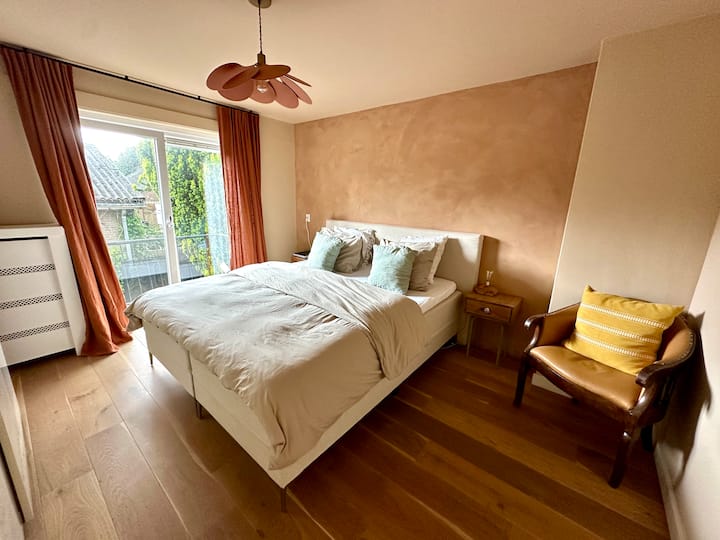 Chumba cha kulala chenye kitanda 180x210